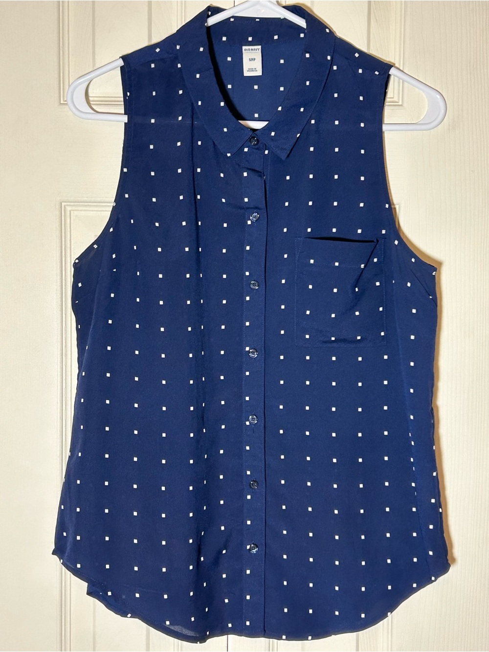 Old Navy Women's Navy Blue
Polka Dot Sleeveless Blouse Size
S Petite